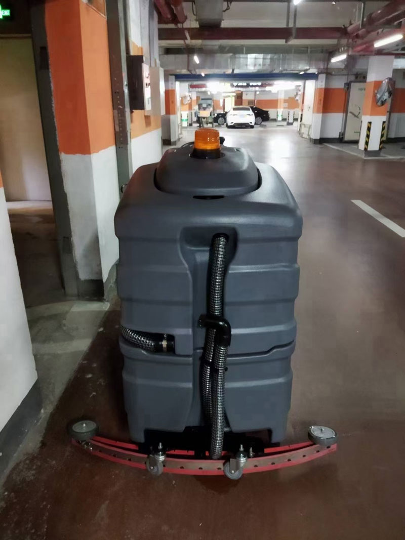 停車場(chǎng)洗地機(jī)多少錢一臺(tái)